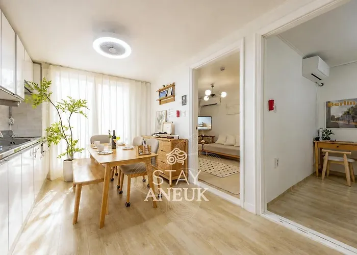 Villa Aneuk,3br,8명,장기숙박,서울대학교,친절한 국가공인 관광통역 안내사의 호텔급 컨시어지 서비스,강남,홍대,명동,,성수,고척돔,kspo돔,지하철,도심접근성 Seoel