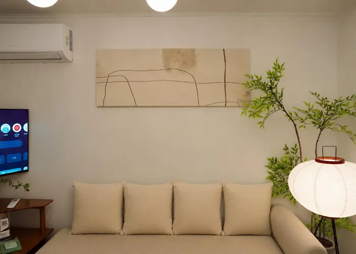 Aneuk,3br,8명,장기숙박,서울대학교,친절한 국가공인 관광통역 안내사의 호텔급 컨시어지 서비스,강남,홍대,명동,,성수,고척돔,kspo돔,지하철,도심접근성 * Seoel
