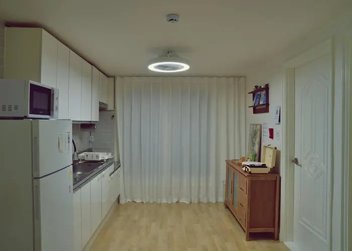 Aneuk,3br,8명,장기숙박,서울대학교,친절한 국가공인 관광통역 안내사의 호텔급 컨시어지 서비스,강남,홍대,명동,,성수,고척돔,kspo돔,지하철,도심접근성 Seoel