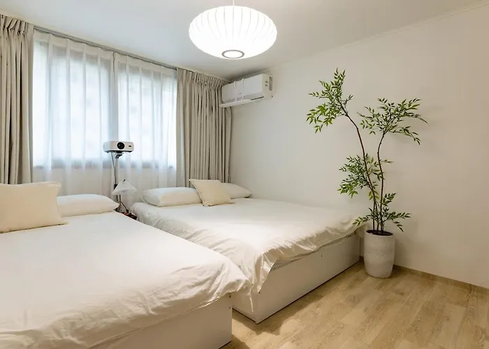 Aneuk,3br,8명,장기숙박,서울대학교,친절한 국가공인 관광통역 안내사의 호텔급 컨시어지 서비스,강남,홍대,명동,,성수,고척돔,kspo돔,지하철,도심접근성 Seul