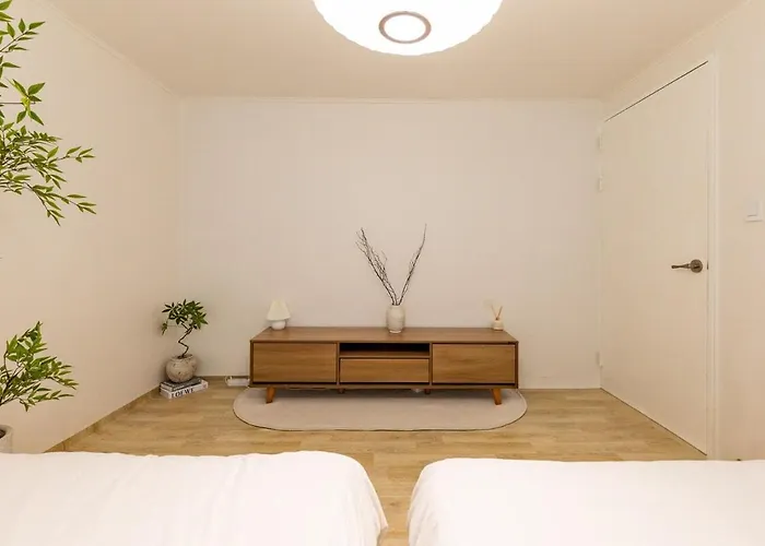 Aneuk,3br,8명,장기숙박,서울대학교,친절한 국가공인 관광통역 안내사의 호텔급 컨시어지 서비스,강남,홍대,명동,,성수,고척돔,kspo돔,지하철,도심접근성 Villa