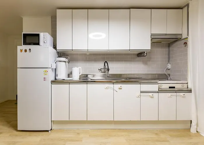 Aneuk,3br,8명,장기숙박,서울대학교,친절한 국가공인 관광통역 안내사의 호텔급 컨시어지 서비스,강남,홍대,명동,,성수,고척돔,kspo돔,지하철,도심접근성 * Seoel