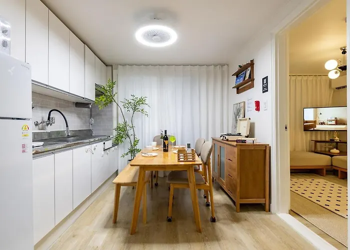 Willa Aneuk,3br,8명,장기숙박,서울대학교,친절한 국가공인 관광통역 안내사의 호텔급 컨시어지 서비스,강남,홍대,명동,,성수,고척돔,kspo돔,지하철,도심접근성